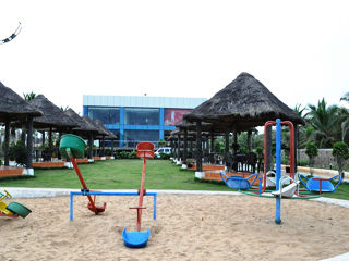 Jade Beach Resort Tirupporur Kültér fotó