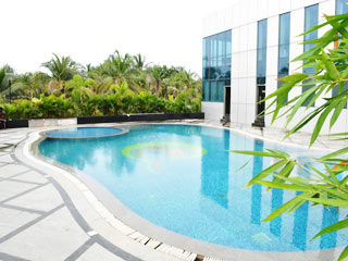 Jade Beach Resort Tirupporur Kültér fotó