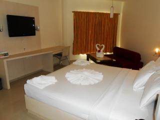 Jade Beach Resort Tirupporur Kültér fotó