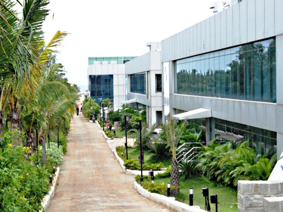 Jade Beach Resort Tirupporur Kültér fotó